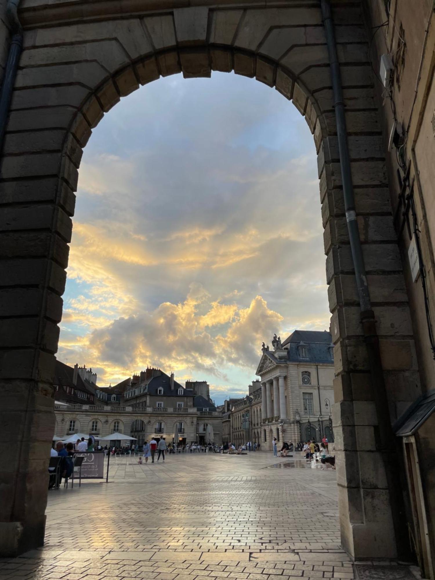 Les Jardins Secrets - Gare & Centre By Apartment *