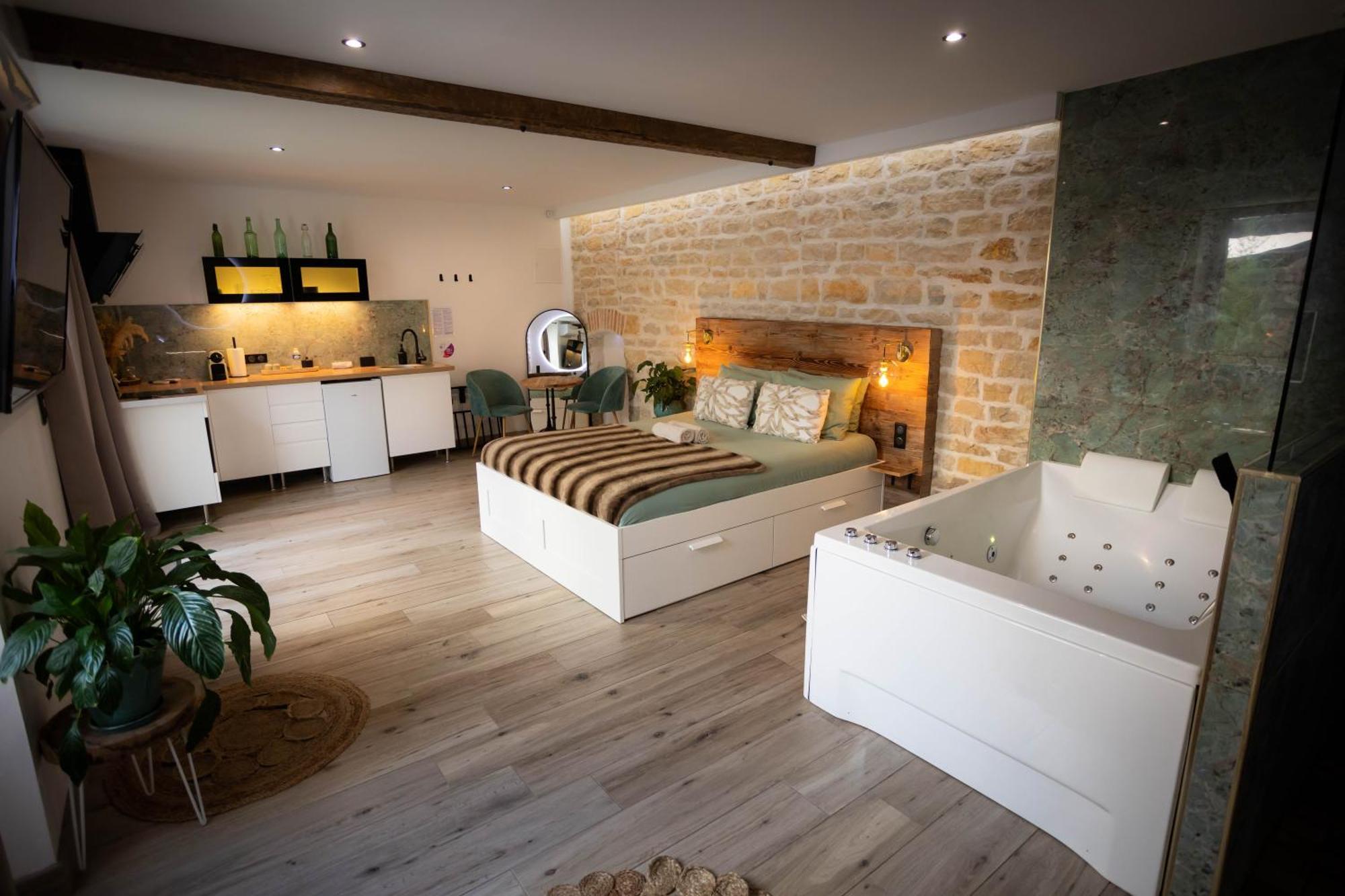 Apartment Les Jardins Secrets - Gare & Centre By
